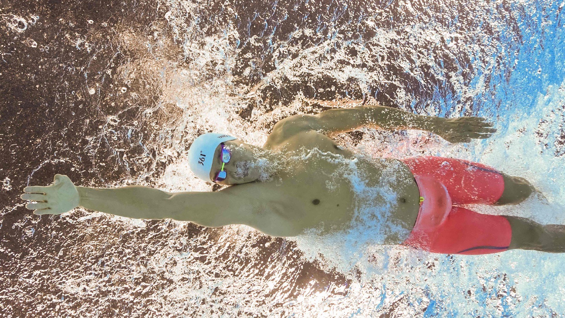 开云体育-特奥，当聚光灯亮起，他便是绿茵的暴风眼