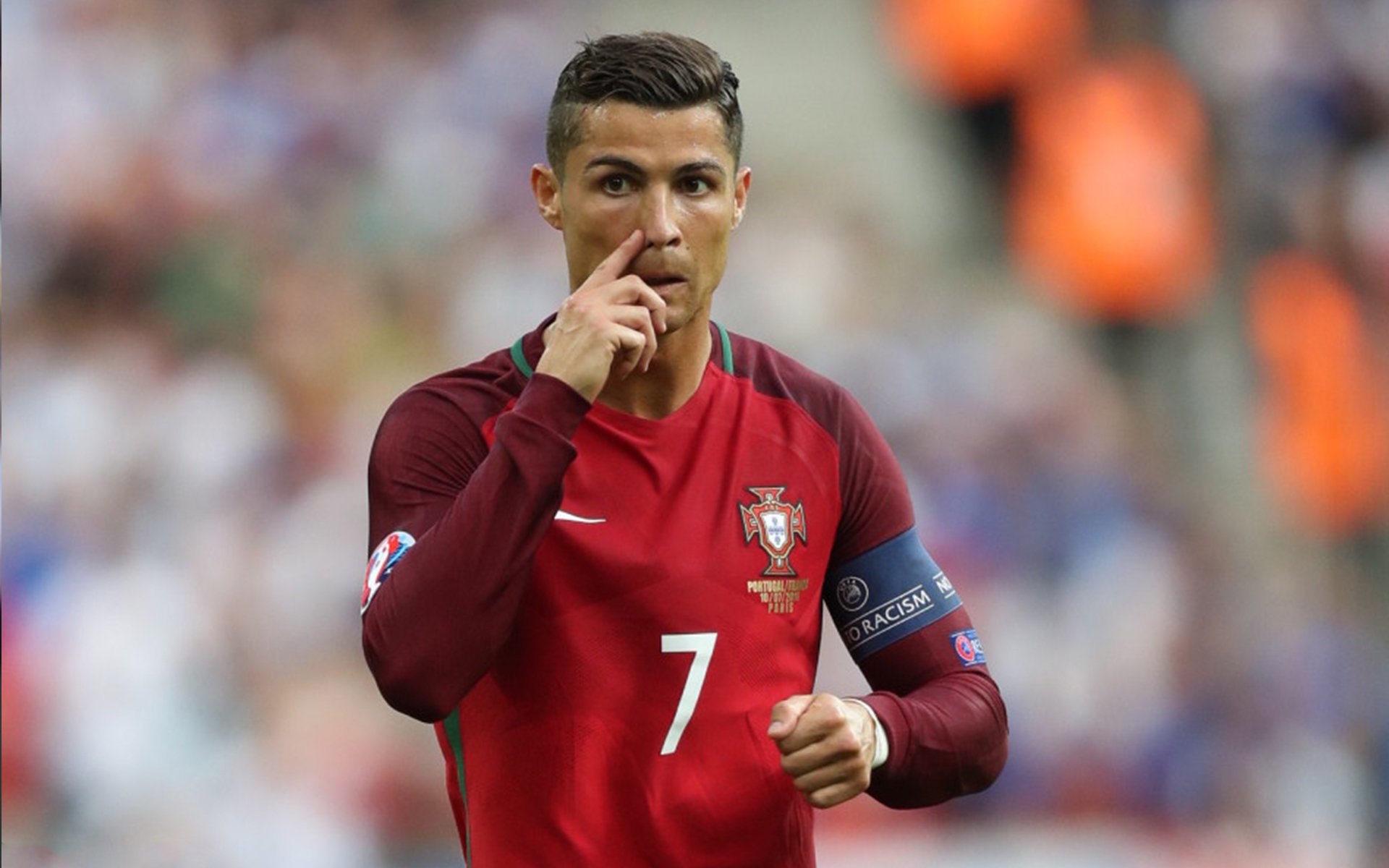 开云下载-F1新赛季揭幕战之夜，卡塞米罗稳定输出不掉线，绿茵与赛道间的稳定哲学