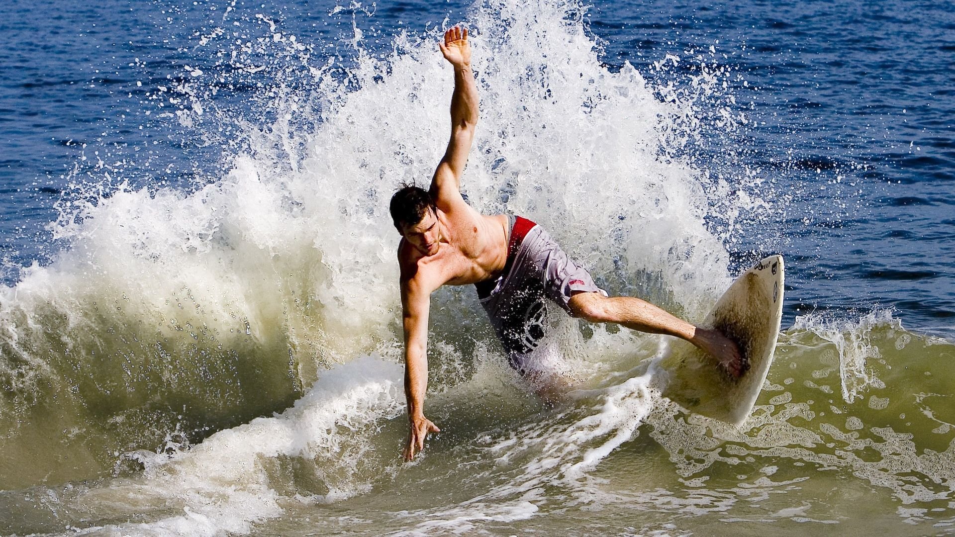 西亚卡姆爆发,篮网一波带走活塞,当沉默的利刃刺穿黑夜